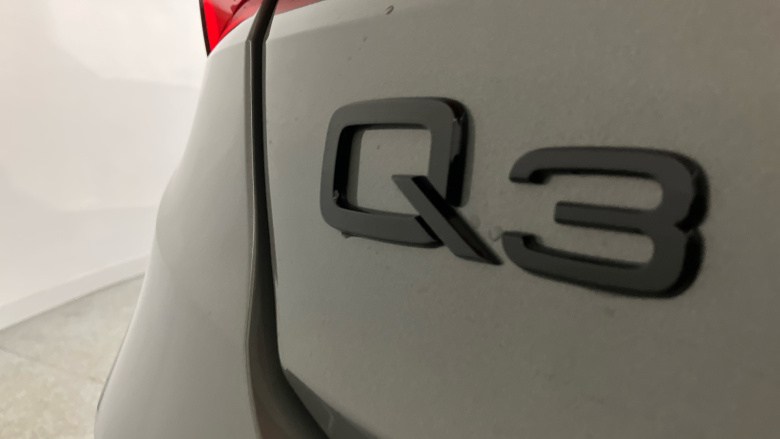 Audi Q3 40 TFSI Quattro Black Ed 5dr S Tronic [Tech Pack] Petrol Estate